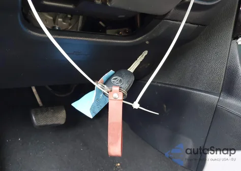 2017 Toyota Corolla Le z USA, uszkodzony, nr VIN 2T1BURHE8HC935821